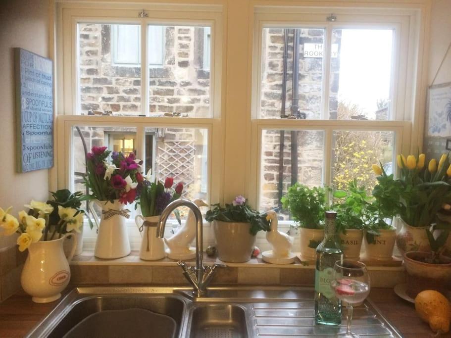 1800 Period Grade 2 Listed Cottage Addingham Exterior foto