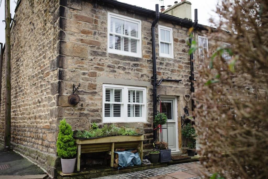 1800 Period Grade 2 Listed Cottage Addingham Exterior foto
